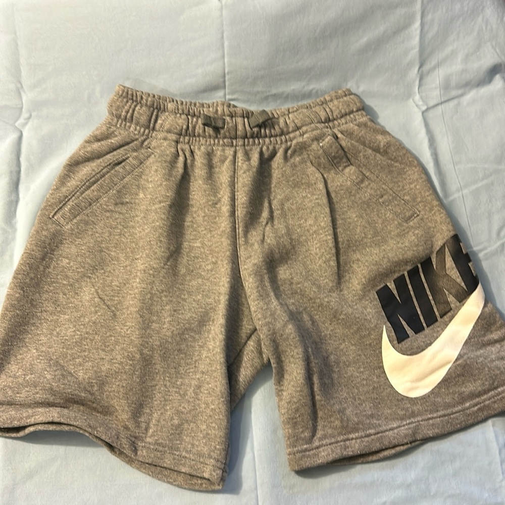 NIKE Standard Fit shorts Size M